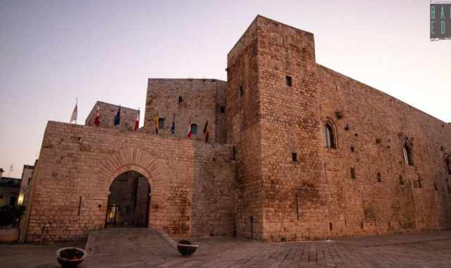 "Abraxas" e "croci cosmiche": alla scoperta dei simboli templari del Castello di Sannicandro 